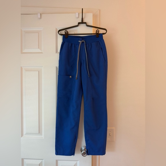 Fabletics Scrub Set (royal blue) - Picture 3 of 6